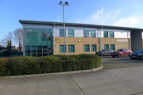Distribution warehouse to rent, Icknield Way Letchworth Garden City SG6 1ET