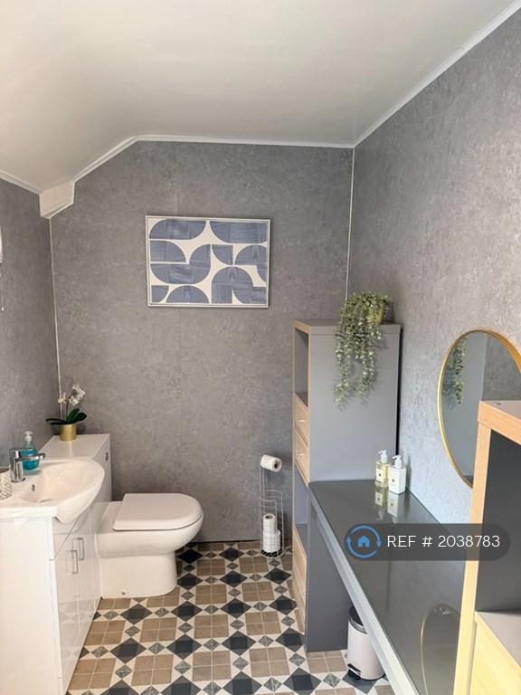 Couples Bathroom