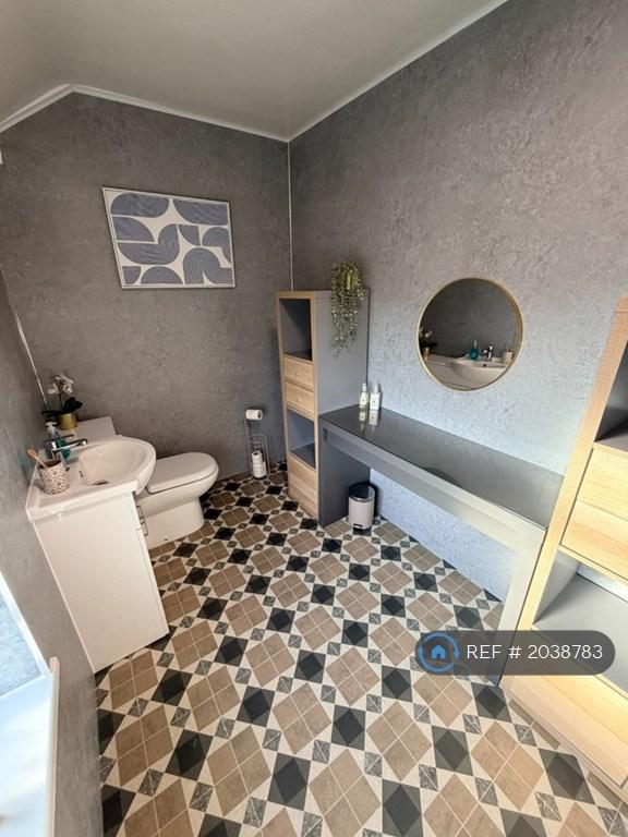 Couples Bathroom