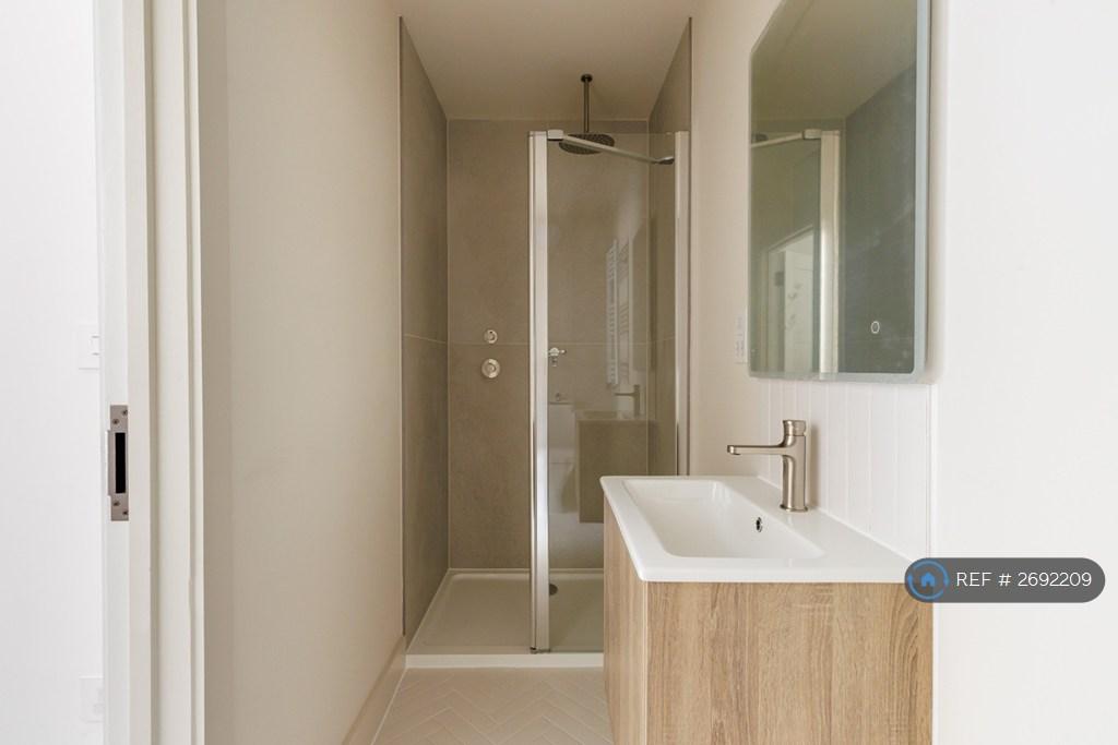 Oxted Ensuite