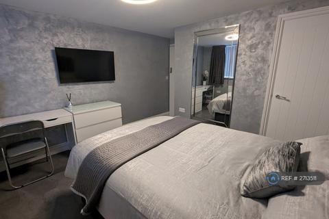 2 bedroom flat to rent, Penylan, Cardiff, CF23