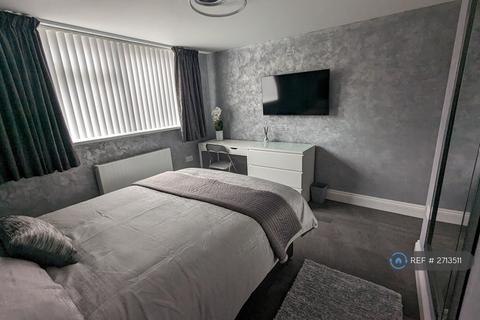 2 bedroom flat to rent, Penylan, Cardiff, CF23
