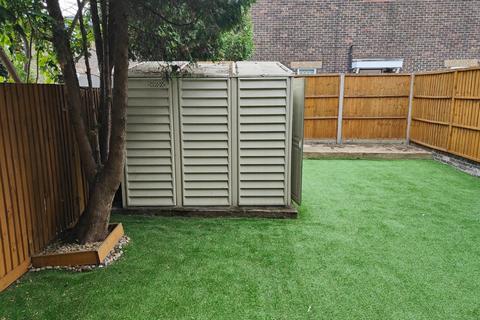 1 bedroom property to rent, Jetstar Way, Northolt UB5