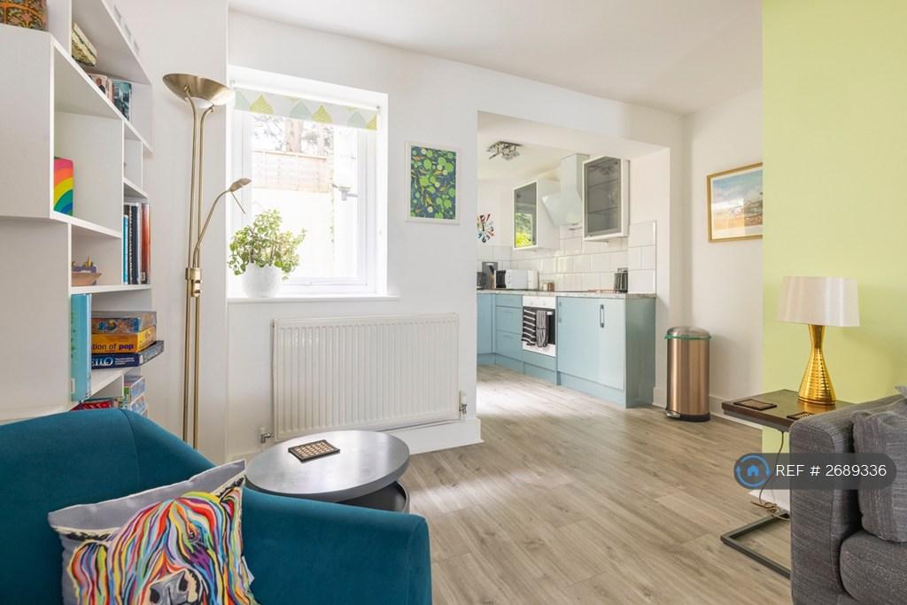 Living Room/Kitchen