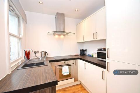1 bedroom flat to rent, Battersea Rise, London, SW11