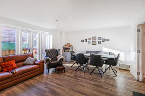 4 bedroom semi-detached house for sale, Leverett Way, Saffron Walden CB10