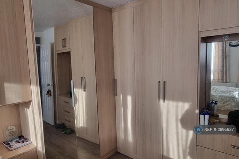 3 bedroom detached house to rent, Stilton Close, Reading, RG6