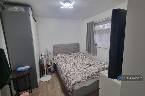3 bedroom detached house to rent, Stilton Close, Reading, RG6
