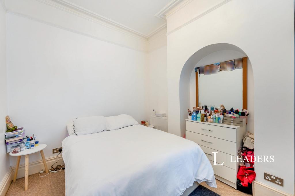 Property image 1 - C