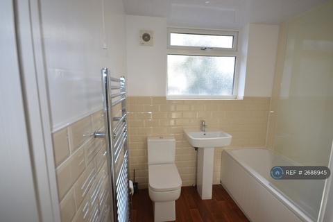 2 bedroom terraced house to rent, Church Street, Jump, Barnsley, S74