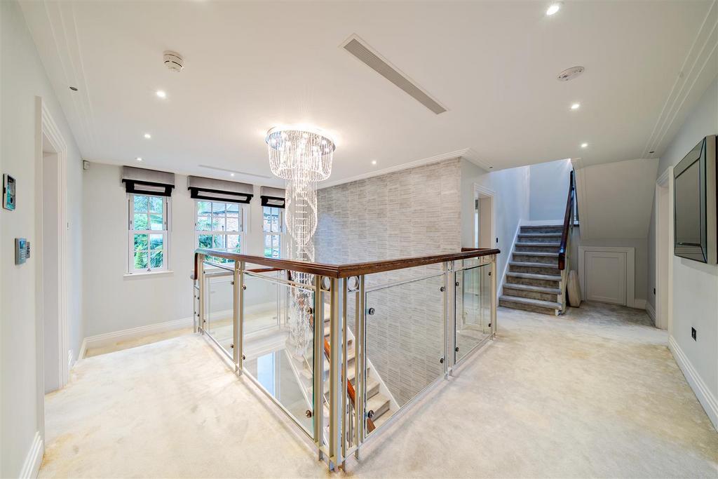 Stairs & First Floor Landing: