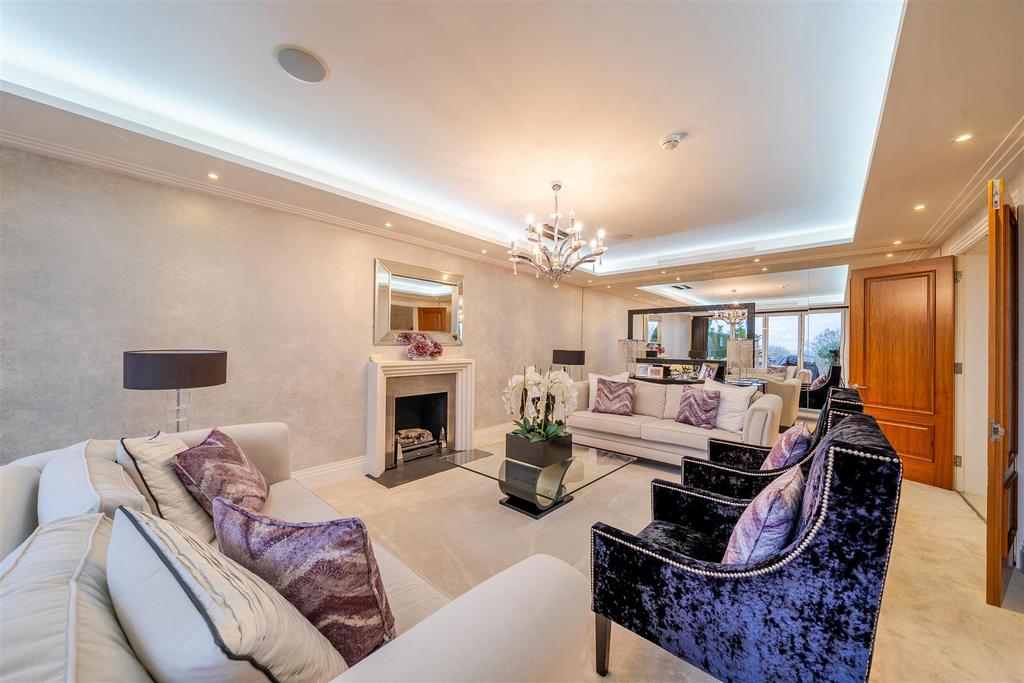 Family Room:
