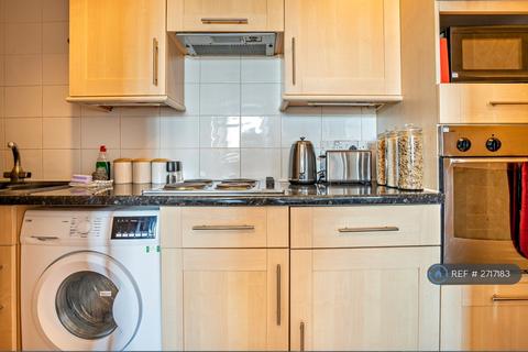 2 bedroom flat to rent, Cathcart Place, Edinburgh, EH11