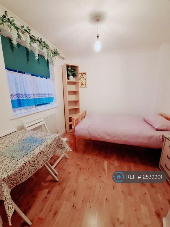 Large Size Single Bedroom
