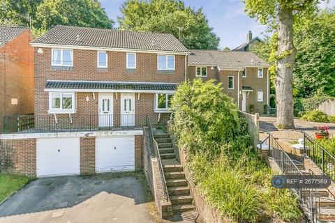 undefined, Broadmead, Tunbridge Wells, TN2
