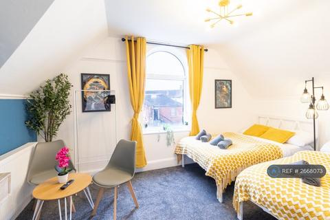 Studio to rent, Merton Road, Southsea, PO5