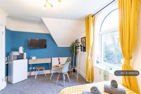 Studio to rent, Merton Road, Southsea, PO5