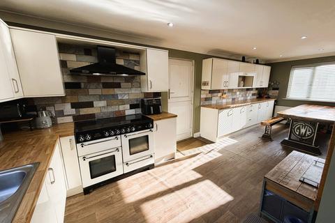4 bedroom chalet for sale, Front Road, Murrow, Wisbech