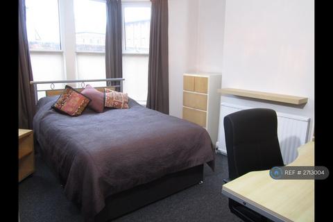 6 bedroom terraced house to rent, Longmead Avenue, Bristol, BS7