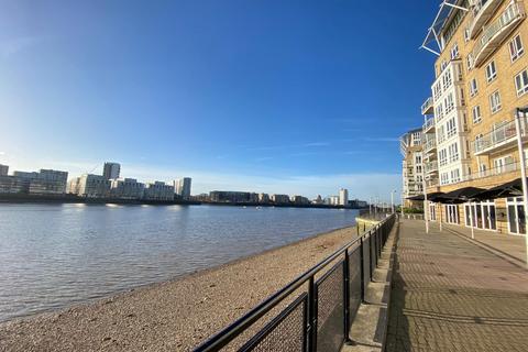 undefined, Saint Davids Square, London, E14
