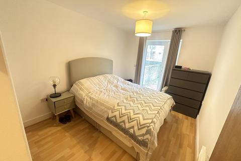 1 bedroom apartment to rent, Saint Davids Square, London, E14