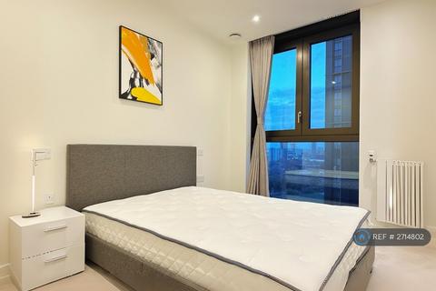 1 bedroom in a flat share to rent, Menara Point, London, E16