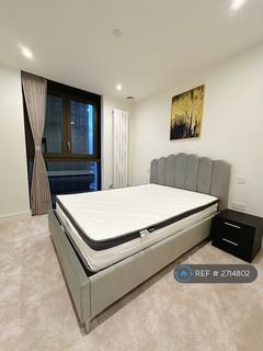 1 bedroom in a flat share to rent, Menara Point, London, E16