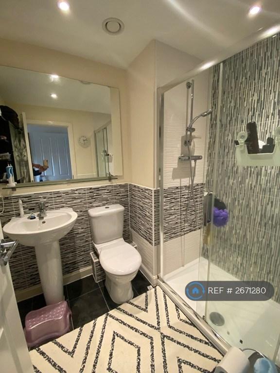 En Suite Shower