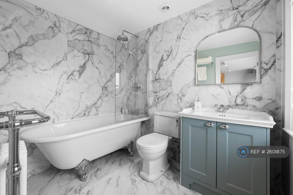 Luxury Bathroom With Bath & Rainfall Shower