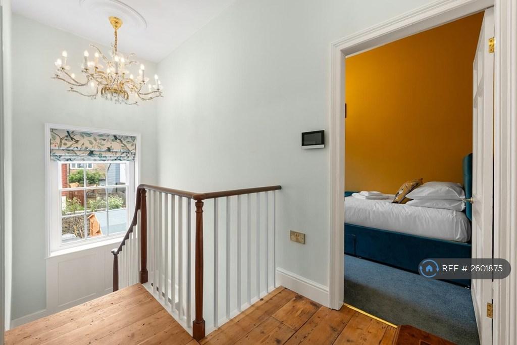 Feature Hallway Landing