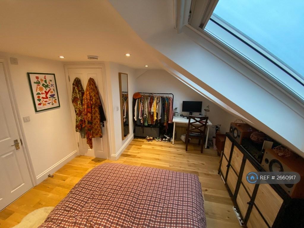 Loft Room With En-Suite