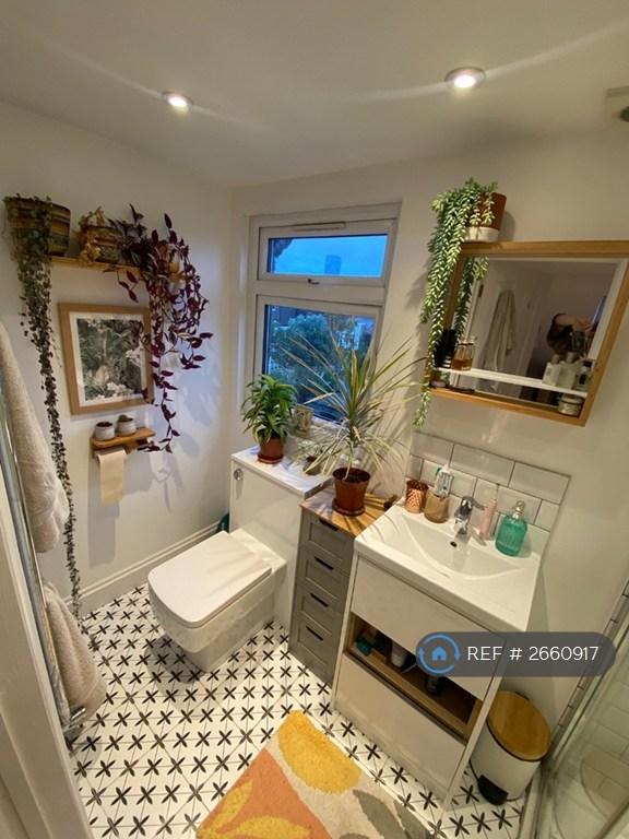 Loft Room With En-Suite