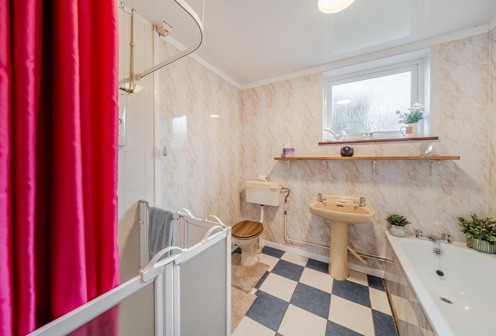 1385889-1-6929b9b...