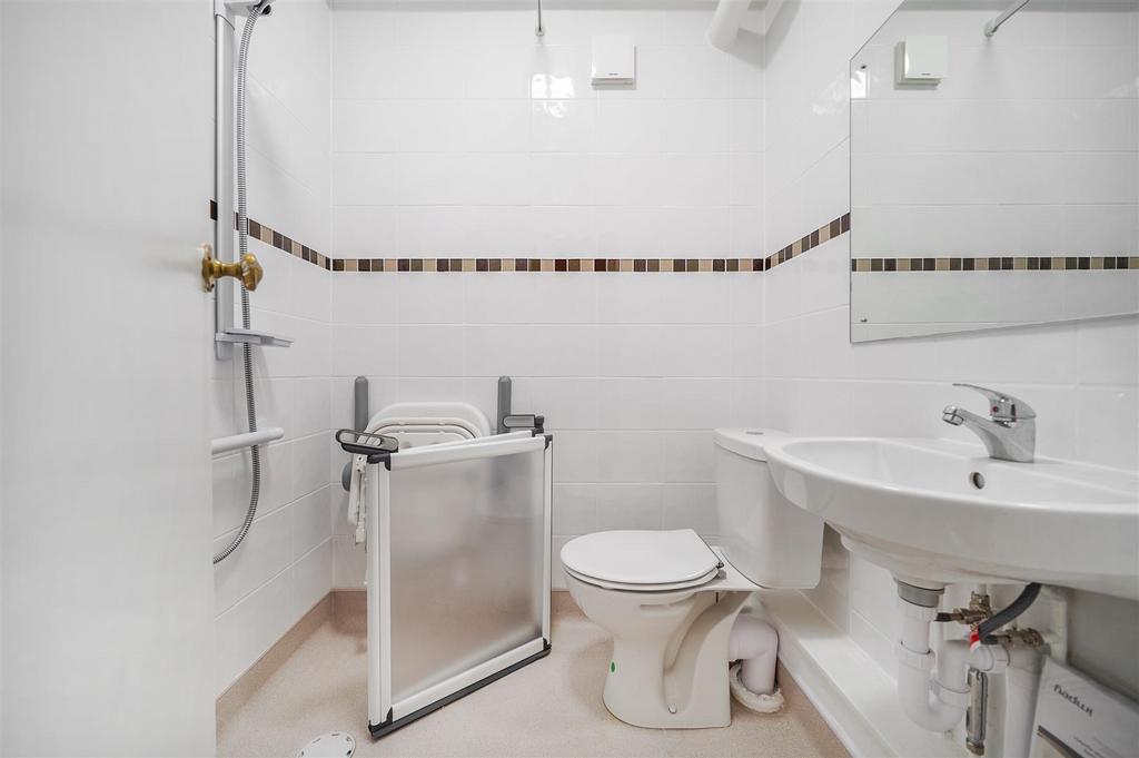 Flat 83, Regency Lodge - IYr6m Izw KKfdpt Rb M91a.jpg