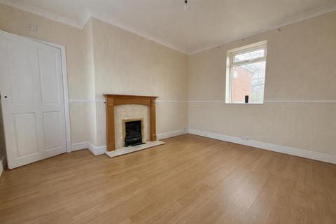 2 bedroom terraced house to rent, Broadway, Horsforth, Leeds, West Yorkshire, LS18