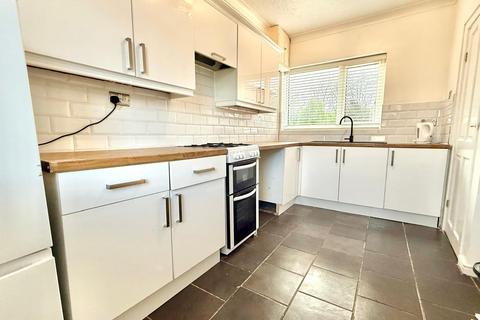 2 bedroom terraced house to rent, Broadway, Horsforth, Leeds, West Yorkshire, LS18