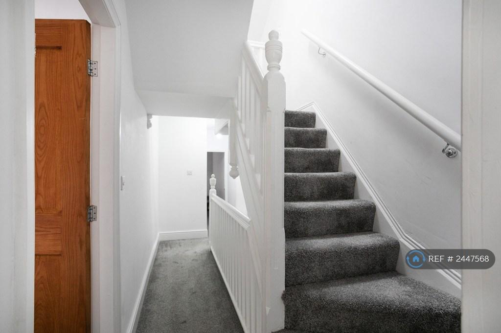 Middle Floor Hallway