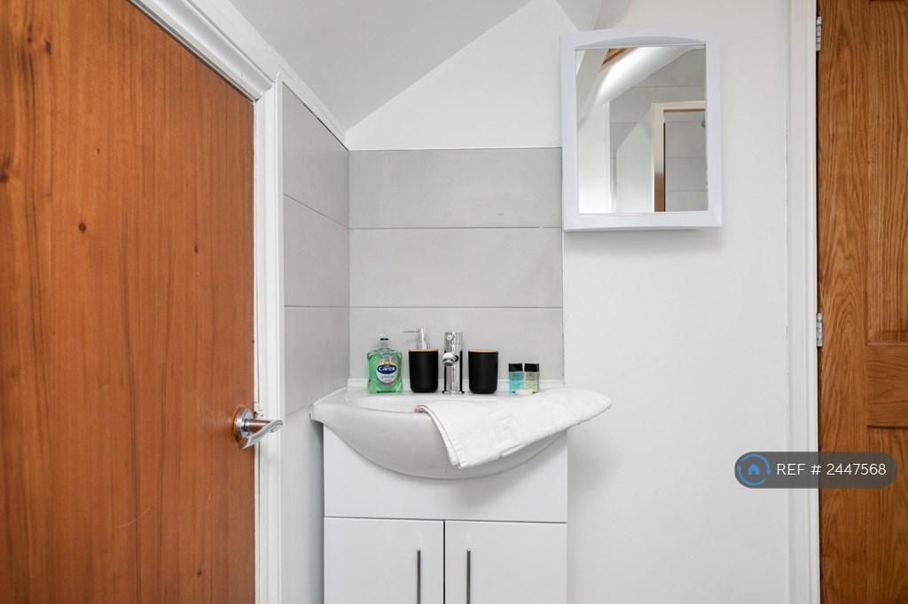 Bathroom 3 With Shower And Bidet