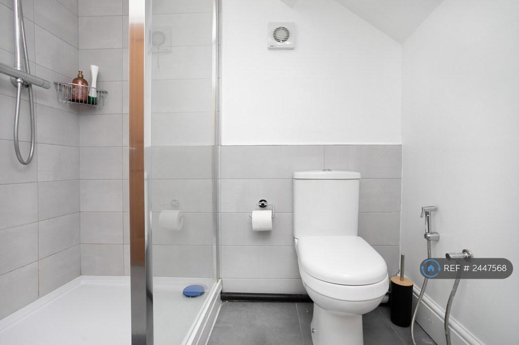 Bathroom 3 With Shower And Bidet