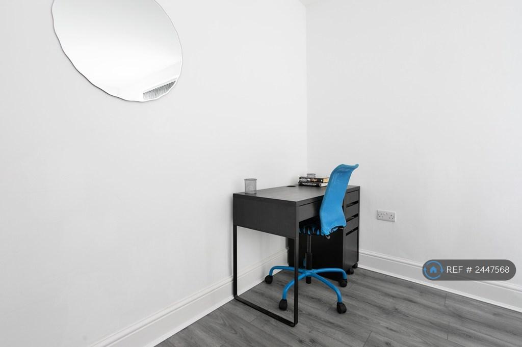 Dedicated Workspace With Lamps