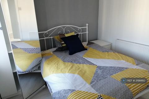 1 bedroom in a house share to rent, Kilvey Terrace, St. Thomas, Swansea, SA1