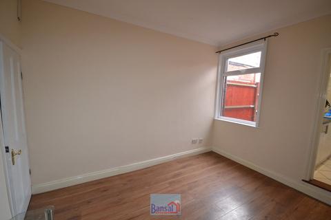 3 bedroom terraced house to rent, Hearsall Lane, CV5