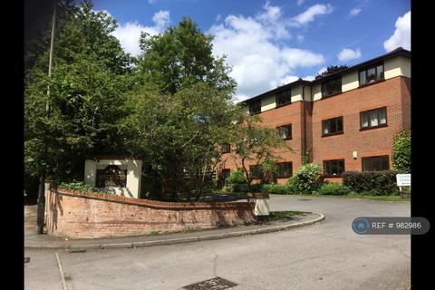 2 bedroom flat to rent, Winchester Court, High Wycombe, HP11