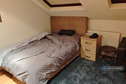 undefined, Worcester Gardens, Ilford, IG1