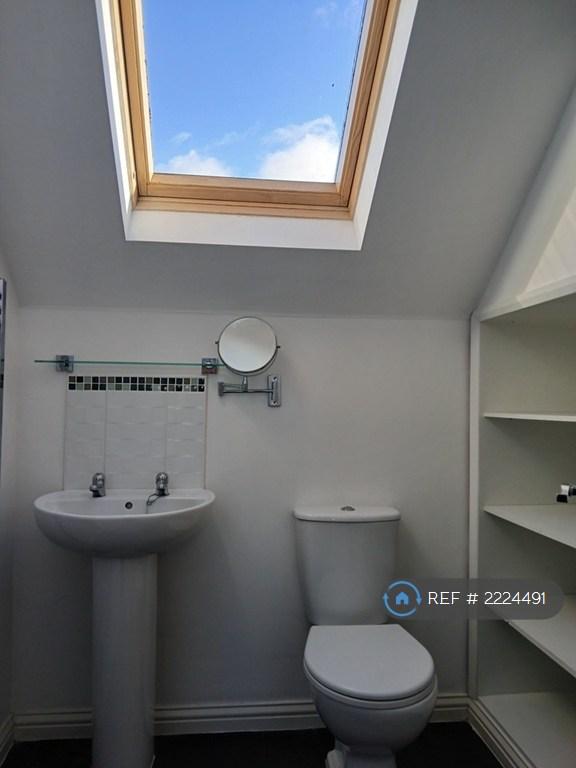 Ensuite To Bedroom 2