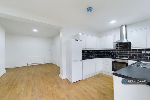 4 bedroom semi-detached house to rent, Moseley Road, Levenshulme, Manchester, M19