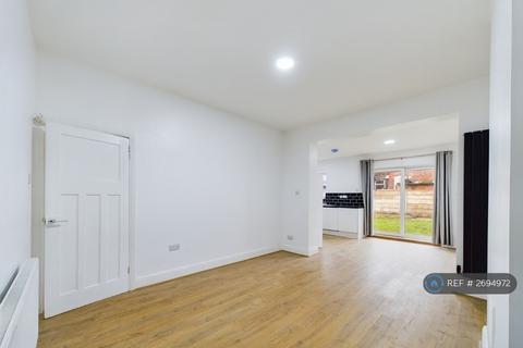 4 bedroom semi-detached house to rent, Moseley Road, Levenshulme, Manchester, M19