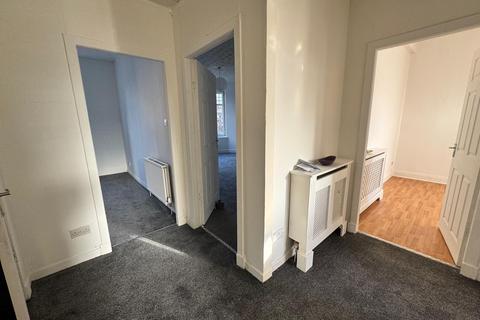 2 bedroom flat to rent, Broomlands Street, Paisley PA1