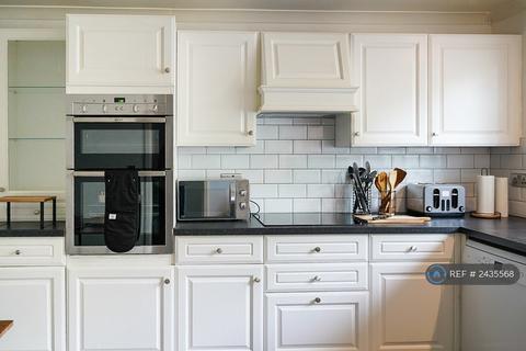 undefined, Divis Way, London, SW15