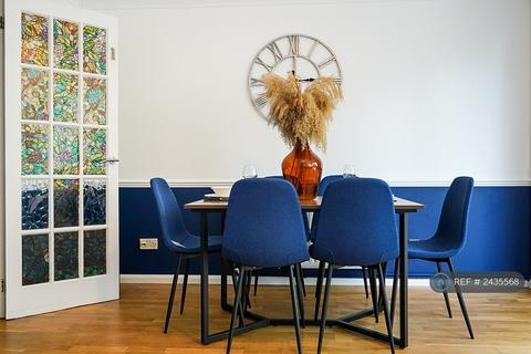 undefined, Divis Way, London, SW15